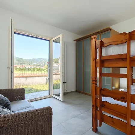 Hostdomus-azimut Апартаменты Molino Nuovo (Savona)