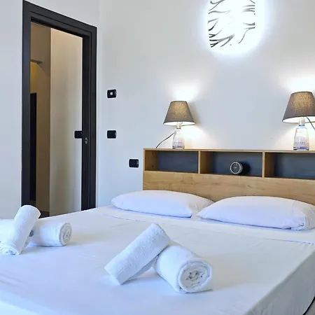 Апартаменты Hostdomus-azimut Molino Nuovo (Savona)