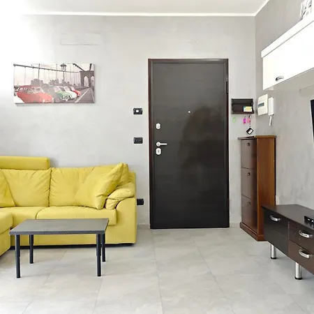 Hostdomus-azimut * Molino Nuovo (Savona)