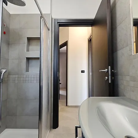 Hostdomus-azimut * Molino Nuovo (Savona)