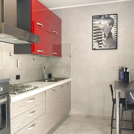 Hostdomus-azimut Apartment