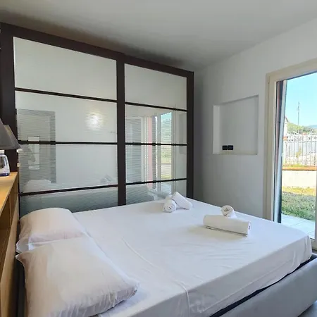 Hostdomus-azimut * Molino Nuovo (Savona)