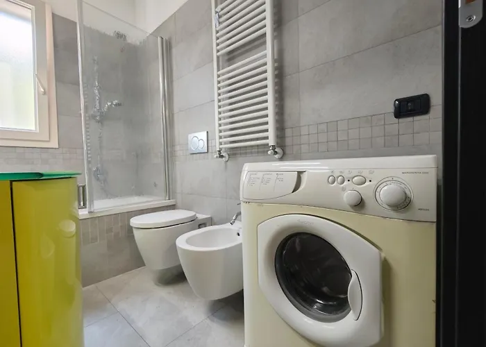 Hostdomus-azimut * Molino Nuovo (Savona)