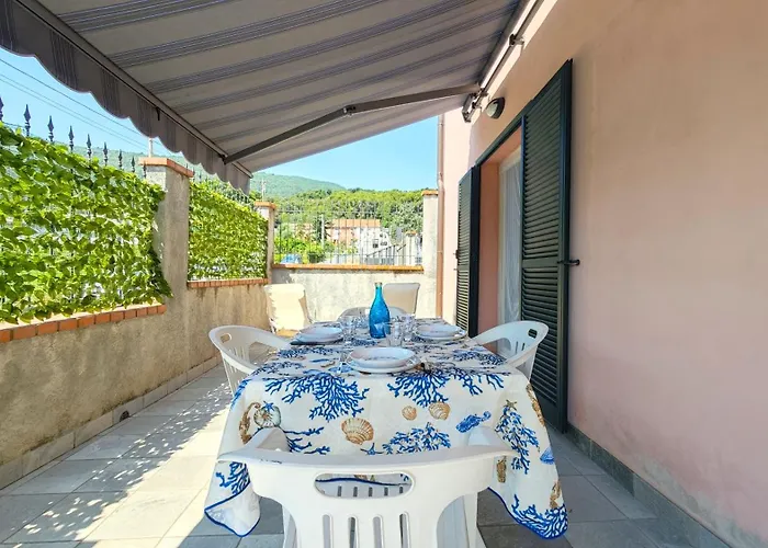 Hostdomus-azimut * Molino Nuovo (Savona)