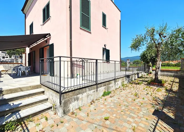 Hostdomus-azimut Apartment