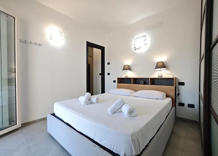 Hostdomus-azimut * Molino Nuovo (Savona)