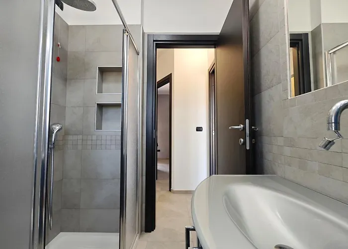 Hostdomus-azimut * Molino Nuovo (Savona)