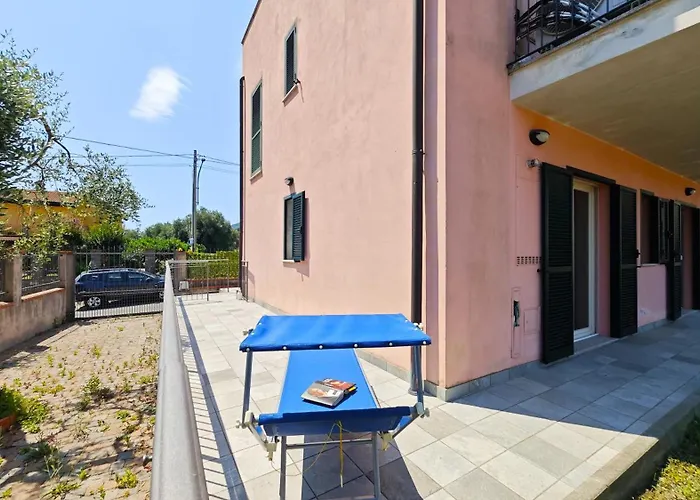 Apartment Hostdomus-azimut Molino Nuovo (Savona)